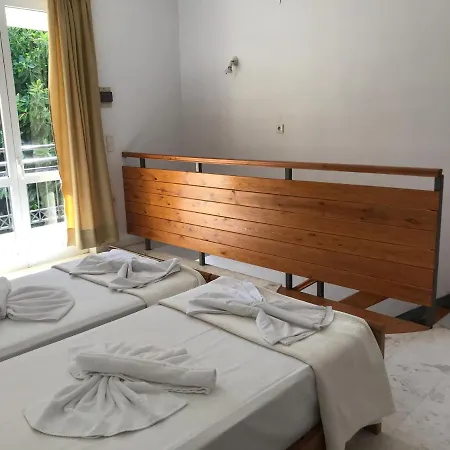 Marakis Apartmanhotel 2*